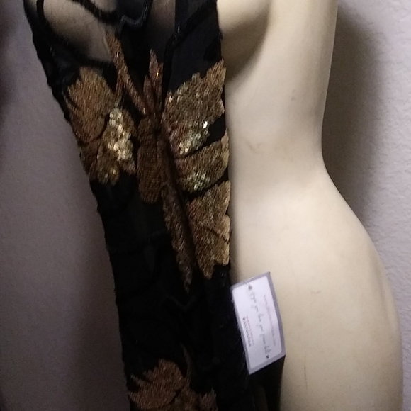 36'',28'',38''Talk about Sexy! Black & Gold Sequined Jumpsuit - Picture 6 of 15